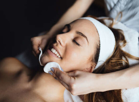 Hĺbkové ošetrenie pleti, rádiofrekvencia alebo kolagénové ošetrenie v Štúdiu CeReZ.