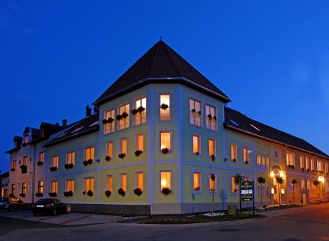 Skvelý wellness pobyt pre dvoch a dieťa do 6r. zdarma, na 3 a viac dní v Hoteli Korona**** v maďarskom kúpeľnom meste Eger.