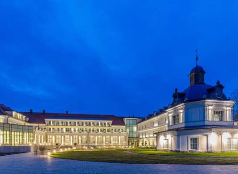 Pobyt s neobmedzeným kúpaním v liečivej, termálnej vode SPA&AQUAPARK v hoteli Royal Palace*****.